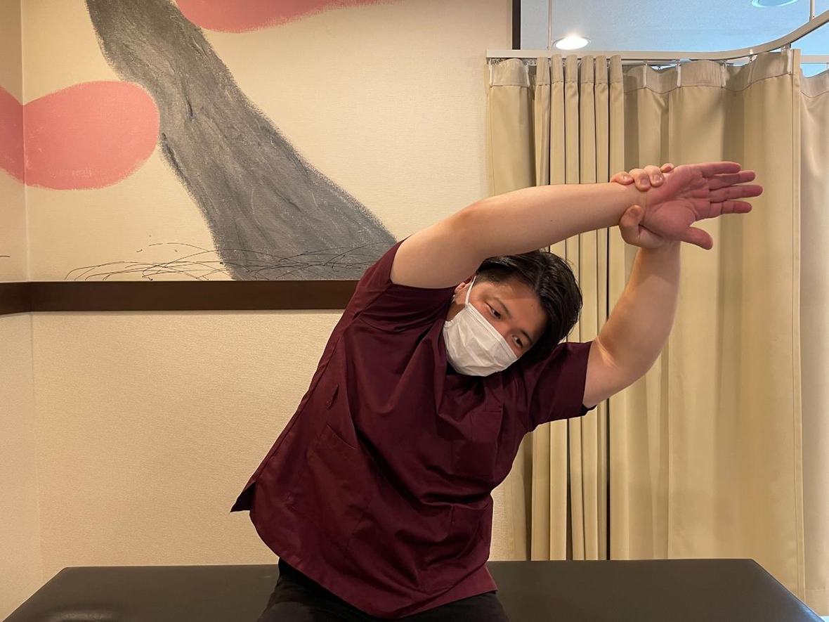 広背筋ストレッチ2